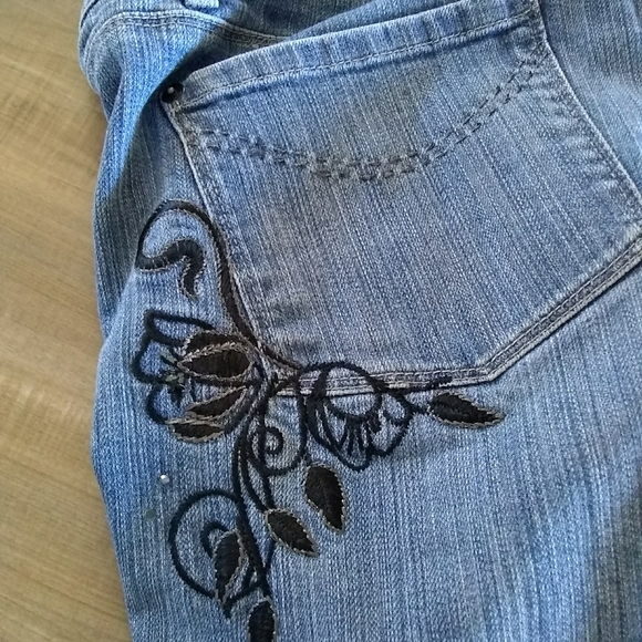 White House Black Market Jeans - Size 10R - Picture 4 of 7